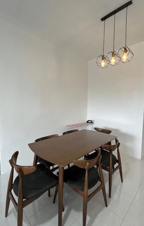 Cameron 1Room Apartment @ Emerald Avenue Бринчанг Экстерьер фото